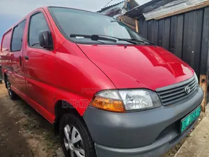 Toyota HiAce 2007 Red