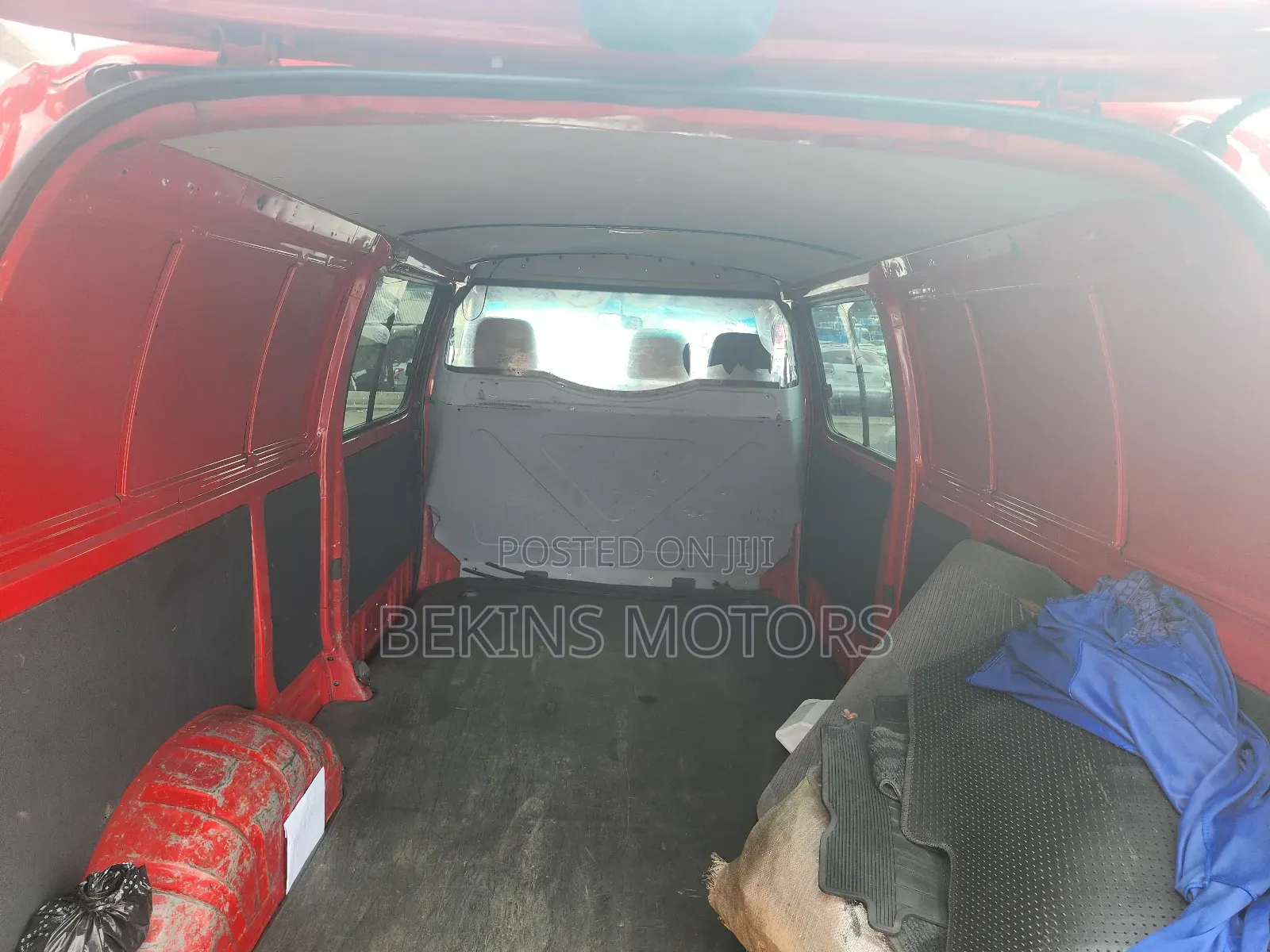 Toyota HiAce 2007 Red