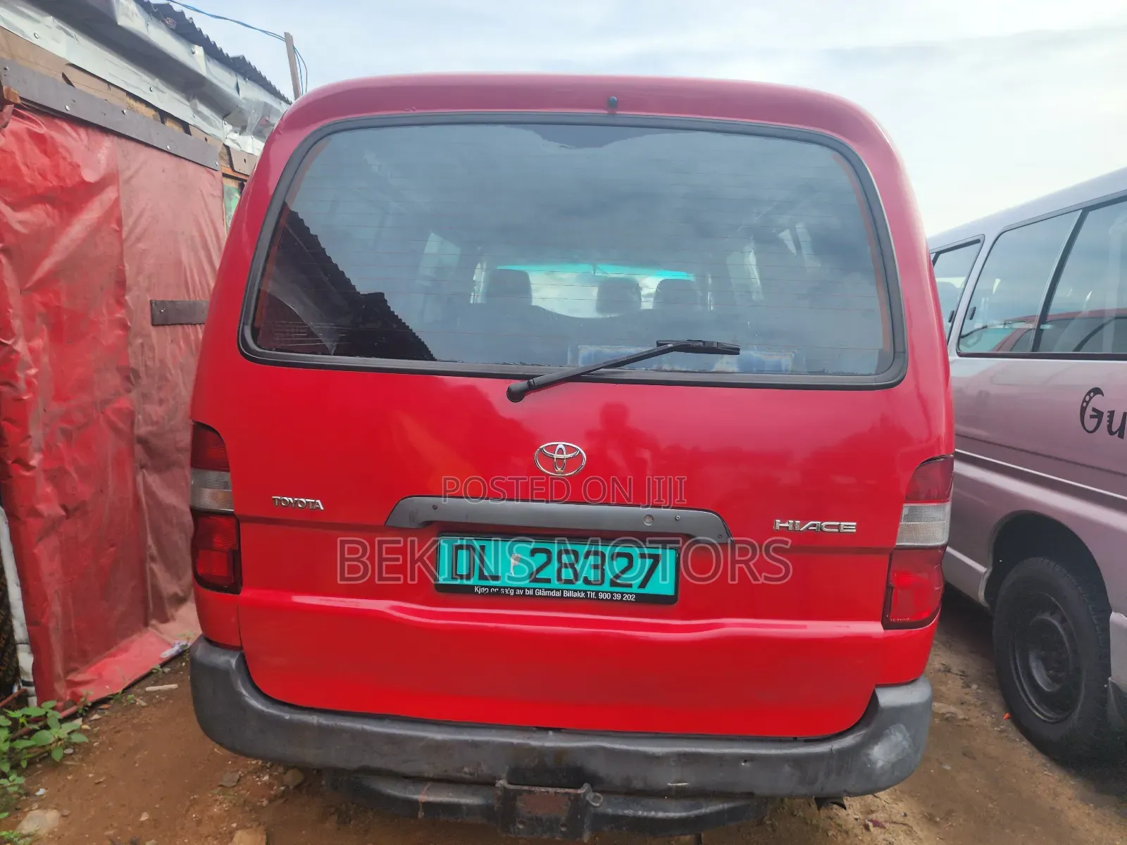 Toyota HiAce 2007 Red