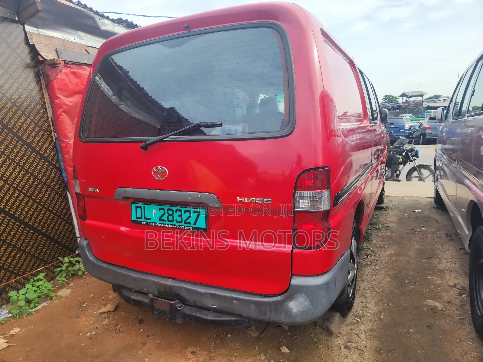 Toyota HiAce 2007 Red