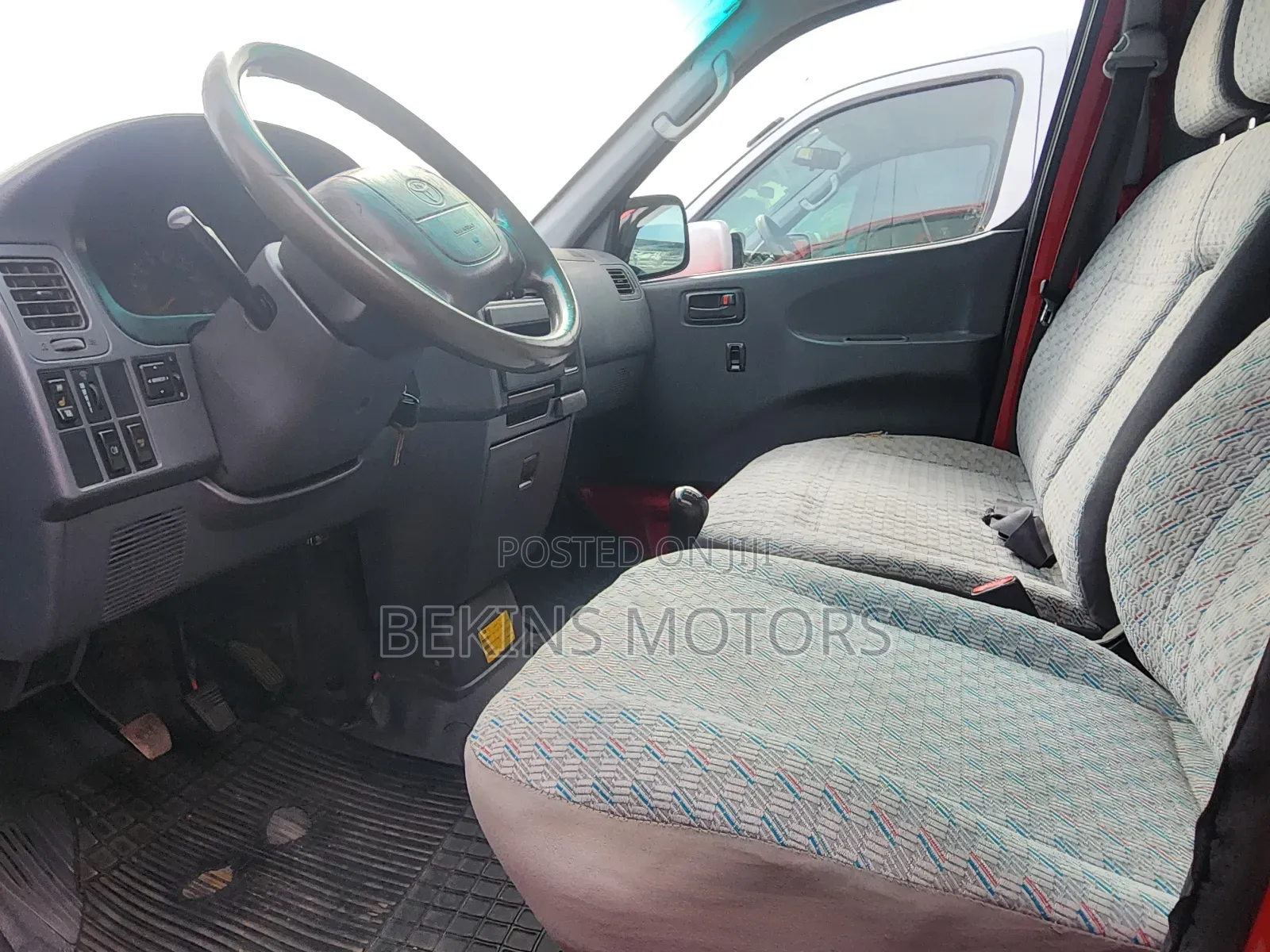 Toyota HiAce 2007 Red