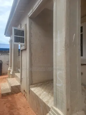 1bdrm Room & Parlour in New Benin for rent