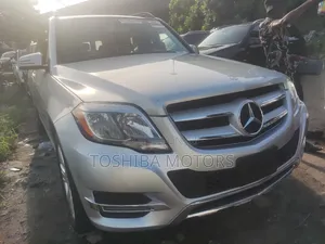 Mercedes-Benz GLK-Class Base GLK 350 4dr AWD 4MATIC (3.5L 6cyl 7A) 2015