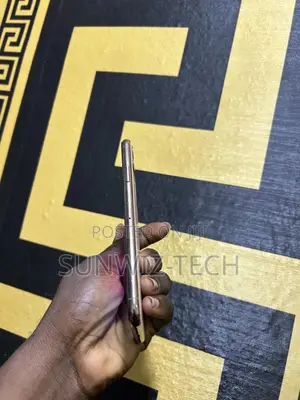 Apple iPhone 11 Pro Max 64 GB Gold