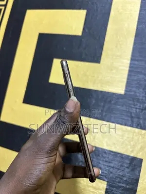 Apple iPhone 11 Pro Max 64 GB Gold