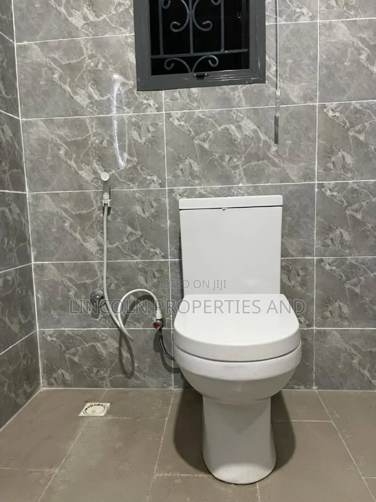 3bdrm Apartment in Shelter Afrique, Uyo for rent