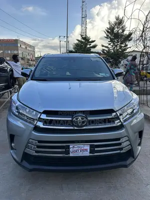 Toyota Highlander Limited Platinum 4x2 V6 (3.5L 6cyl 8A) 2017 Silver