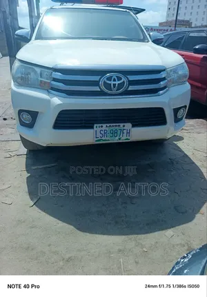 Toyota Hilux 2013 White