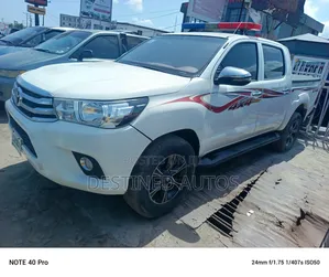 Toyota Hilux 2013 White
