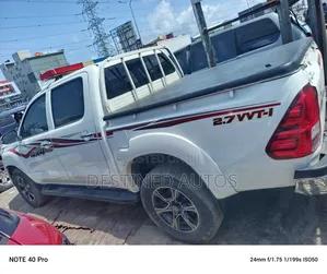 Toyota Hilux 2013 White