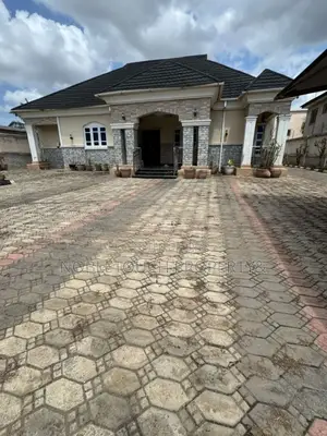 4bdrm Bungalow in Off Ikotun Idimu, Iseri Olofin for sale