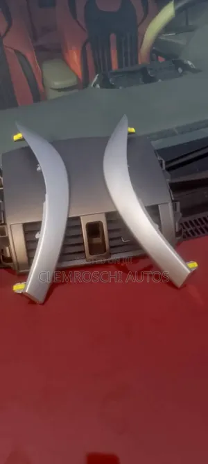 High Quality Certified Dashboard Ac Vent/Chrome Corolla 2010