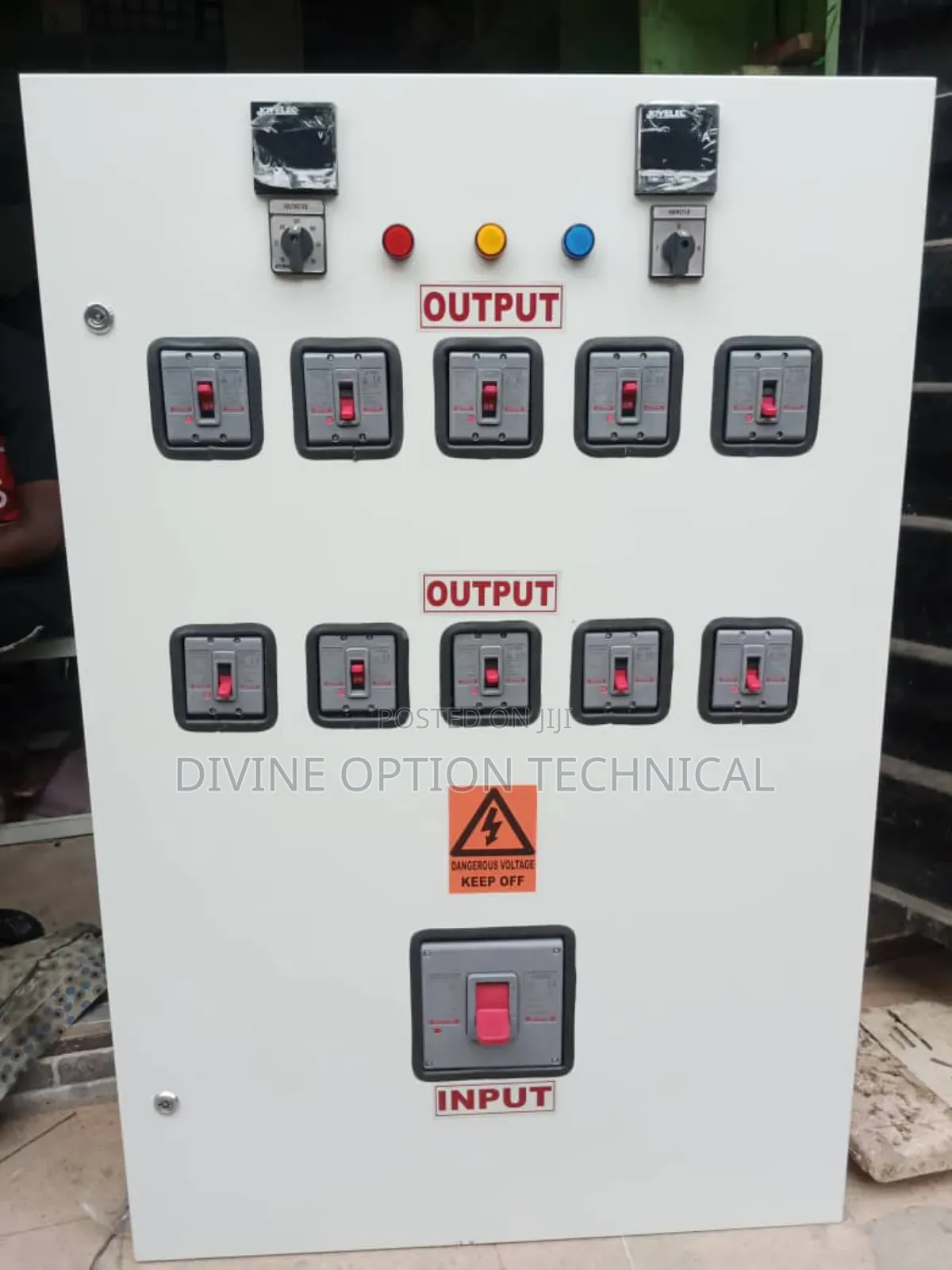 1000a Main Breaker Panel With 25 X 100a Outgoing
