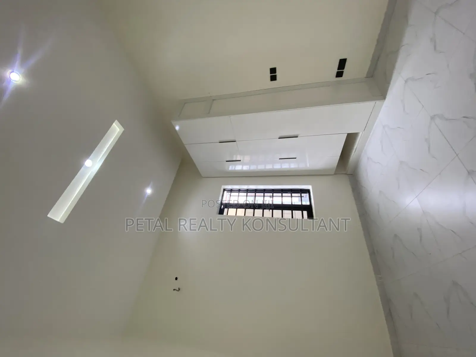 Furnished 5bdrm Duplex in Olokonla, Ajah for sale