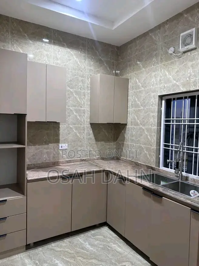 4bdrm Mansion in Kaduna / Kaduna State for rent