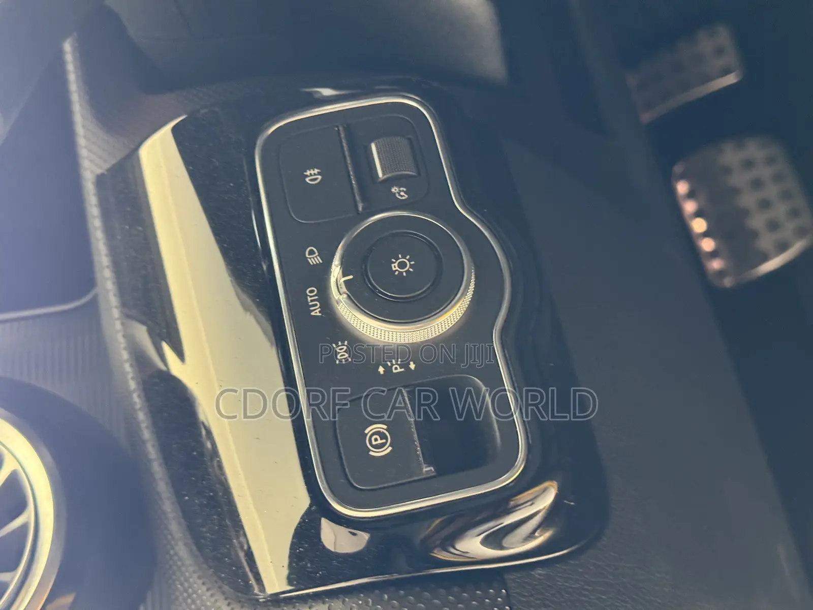Mercedes-Benz CLA-Class CLA 250 4MATIC Sedan 2021 Yellow