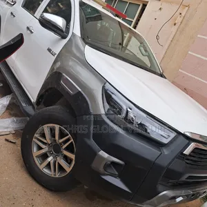 Toyota Hilux Upgrade From 2015 to 2021 Adivection Face Lifti