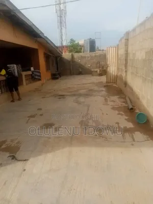 3bdrm Bungalow in Alimosho for sale