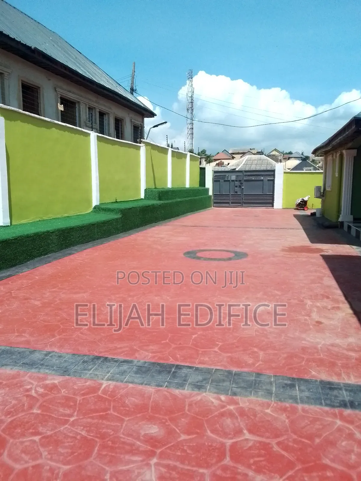 Furnished Studio Apartment in First Gate, Ikorodu Garage for rent