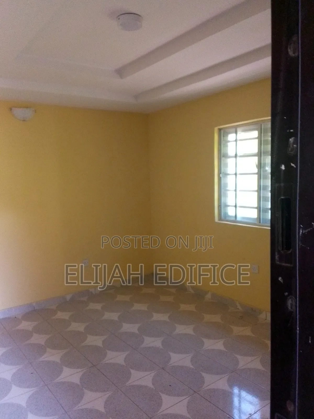 Furnished Studio Apartment in First Gate, Ikorodu Garage for rent