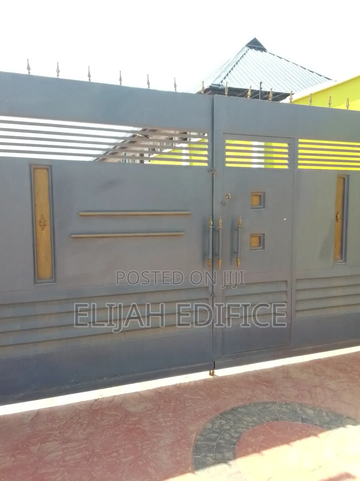 Furnished Studio Apartment in First Gate, Ikorodu Garage for rent