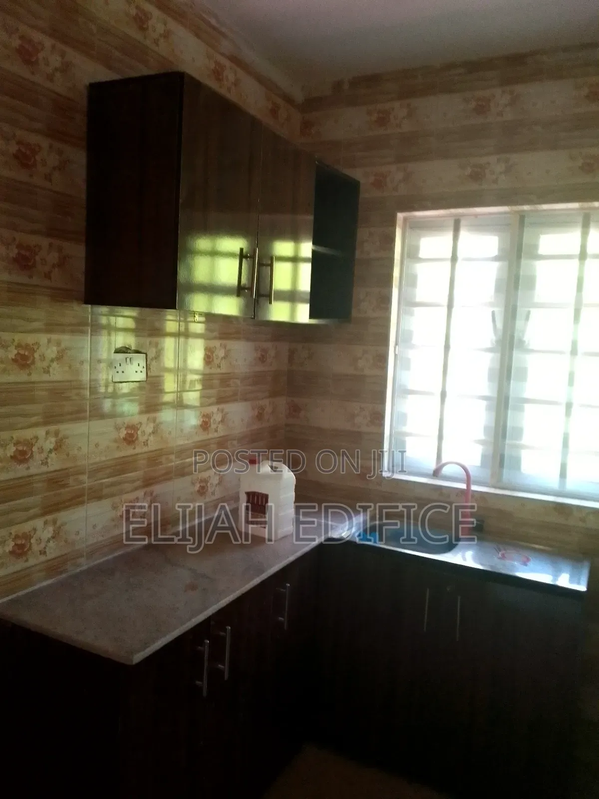 Furnished Studio Apartment in First Gate, Ikorodu Garage for rent