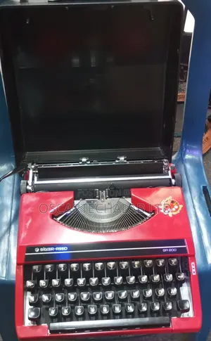 Silver-Reed Portable Manual Typewriter (In Box)
