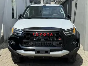 New Toyota Hilux 2025 Black