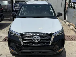 New Toyota Fortuner 2025 Black