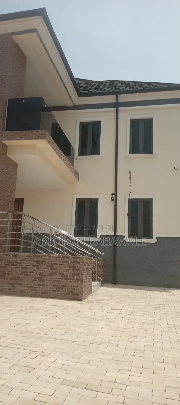 5bdrm Duplex in Navy Admiralty for rent