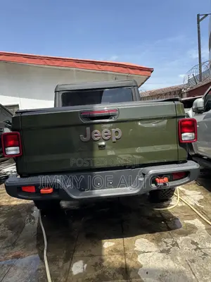 Photo - Jeep Wrangler 2023 Green