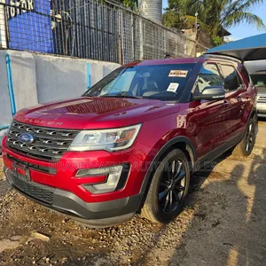 Ford Explorer XLT AWD 2018 Red