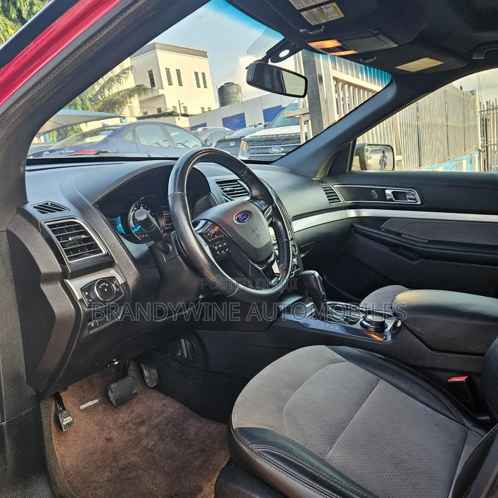 Ford Explorer XLT AWD 2018 Red