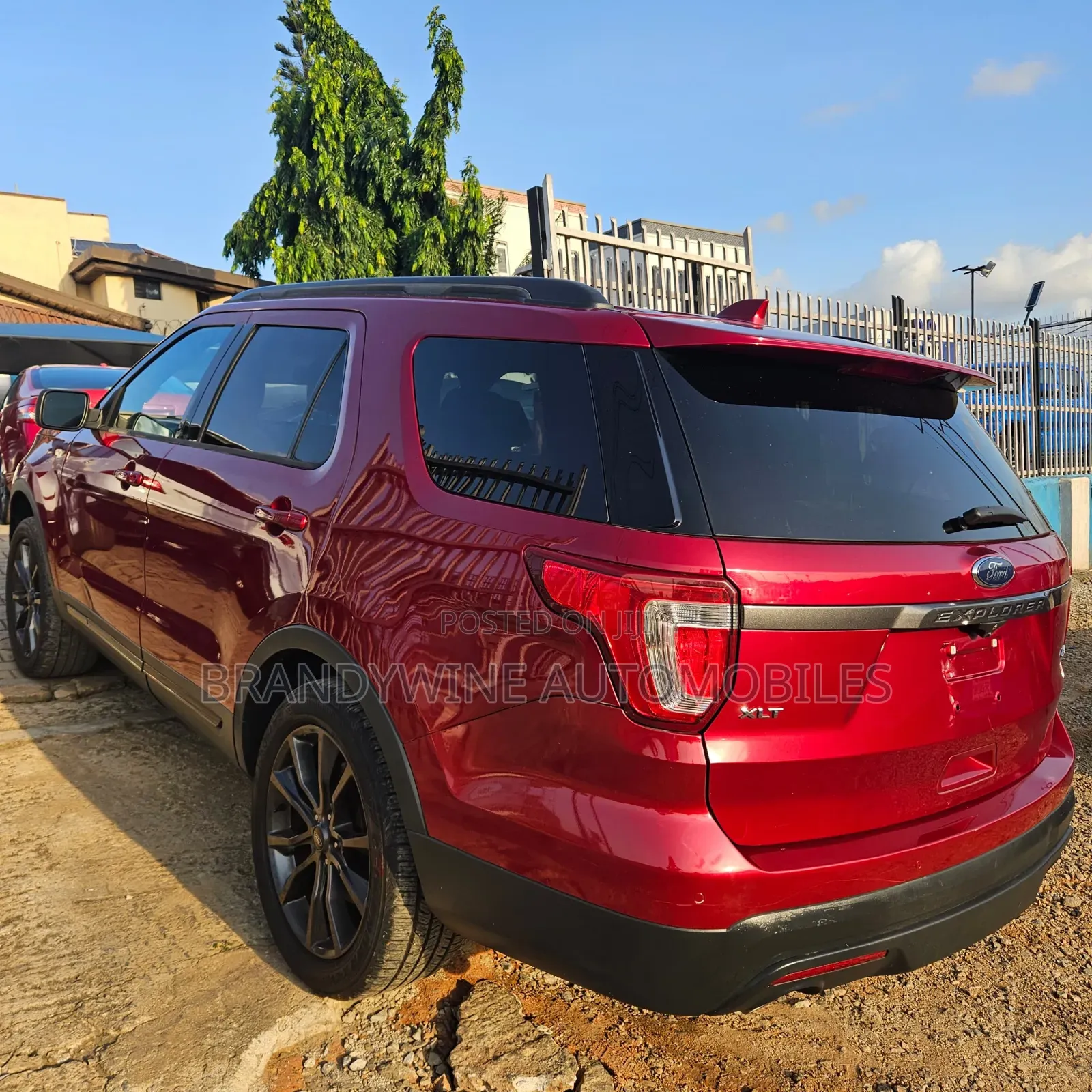 Ford Explorer XLT AWD 2018 Red