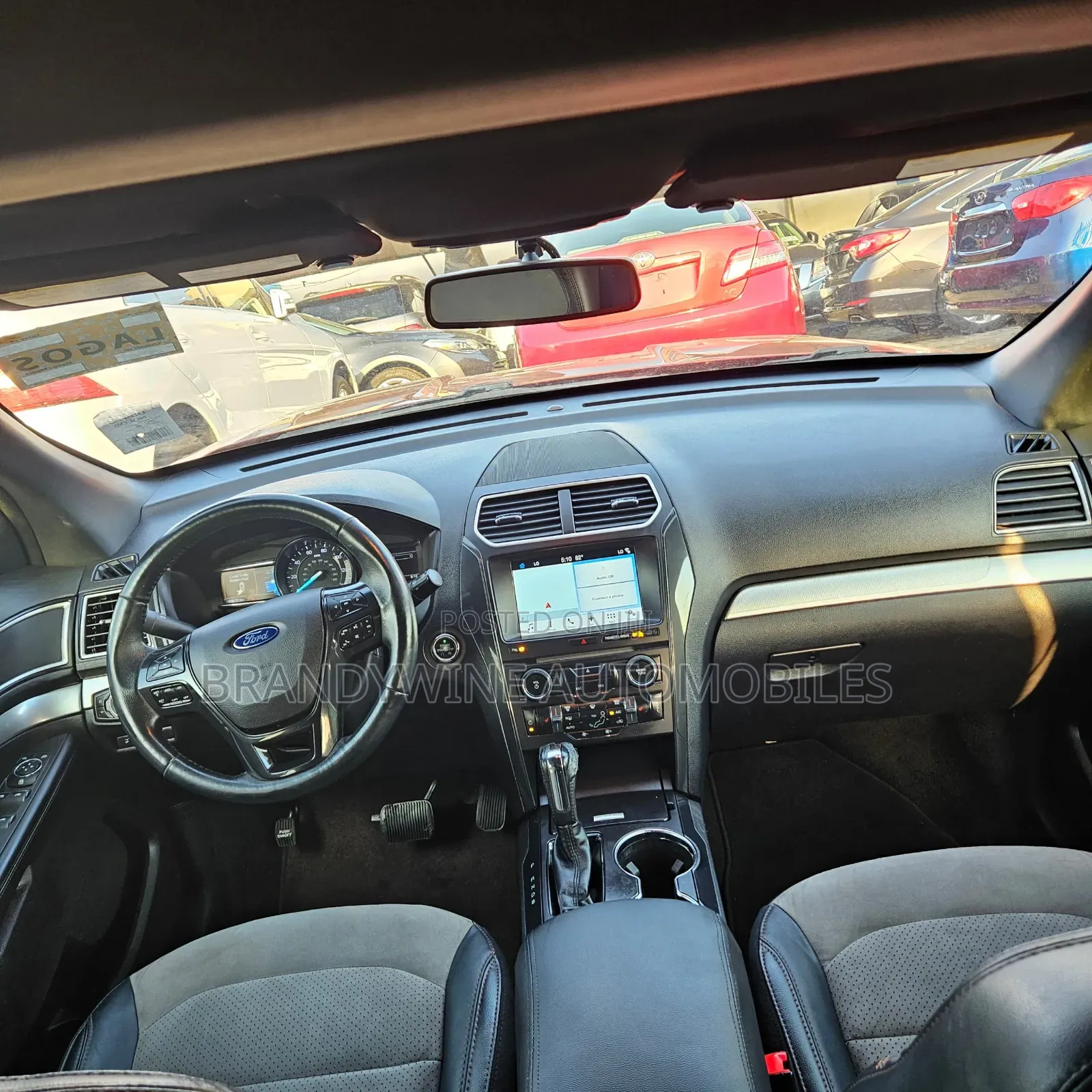 Ford Explorer XLT AWD 2018 Red