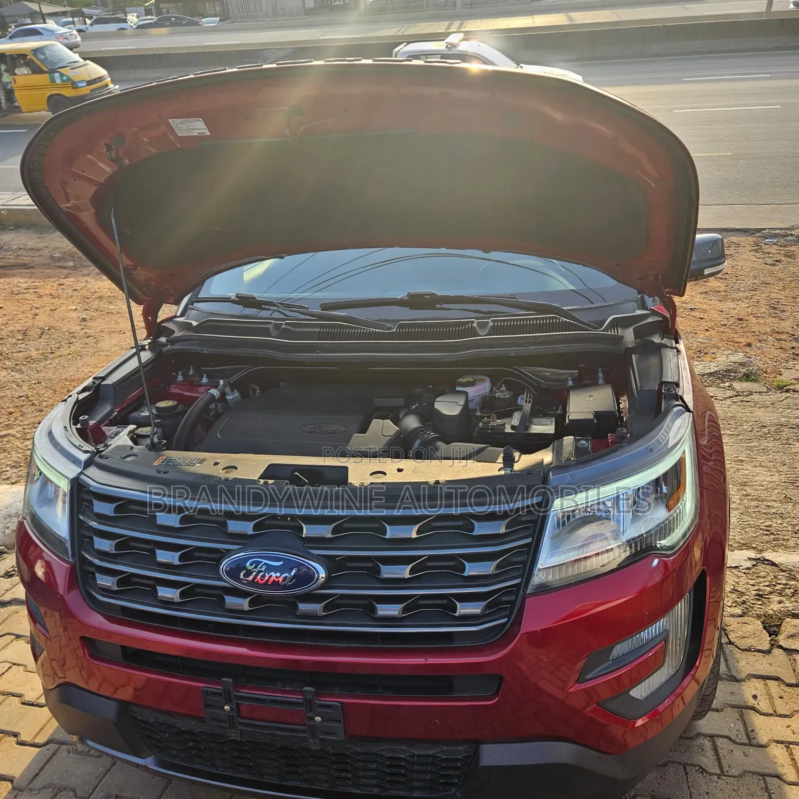 Ford Explorer XLT AWD 2018 Red