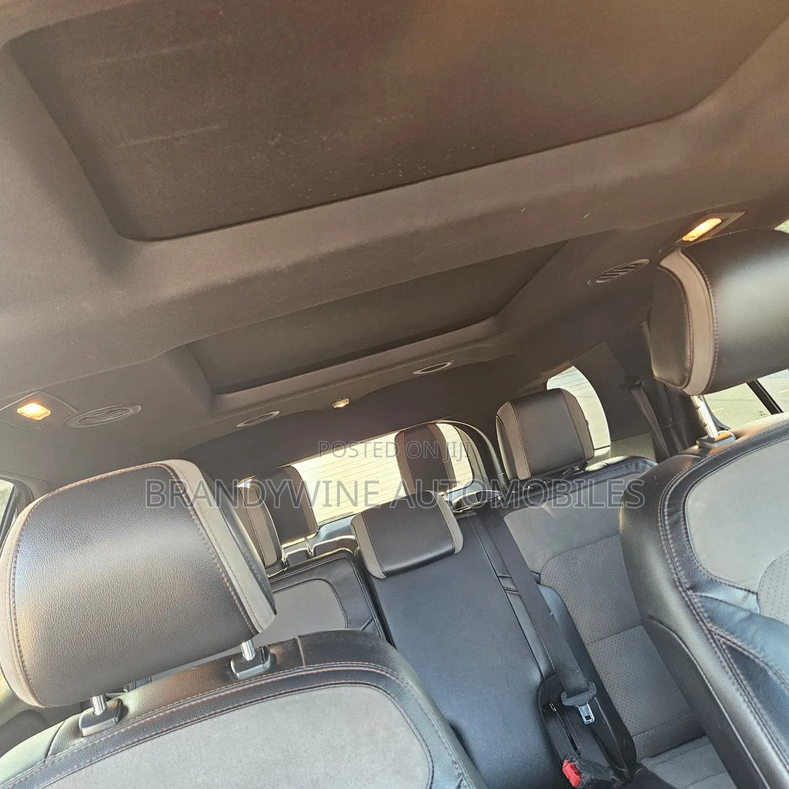 Ford Explorer XLT AWD 2018 Red