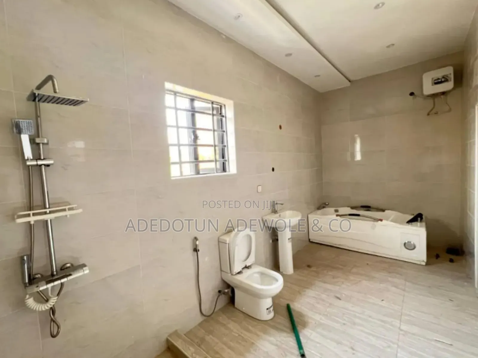 4bdrm Duplex in Heritage Estate for sale