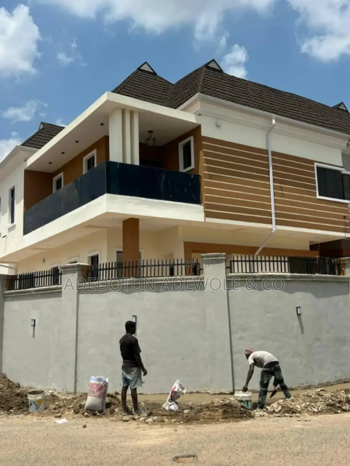 4bdrm Duplex in Heritage Estate for sale