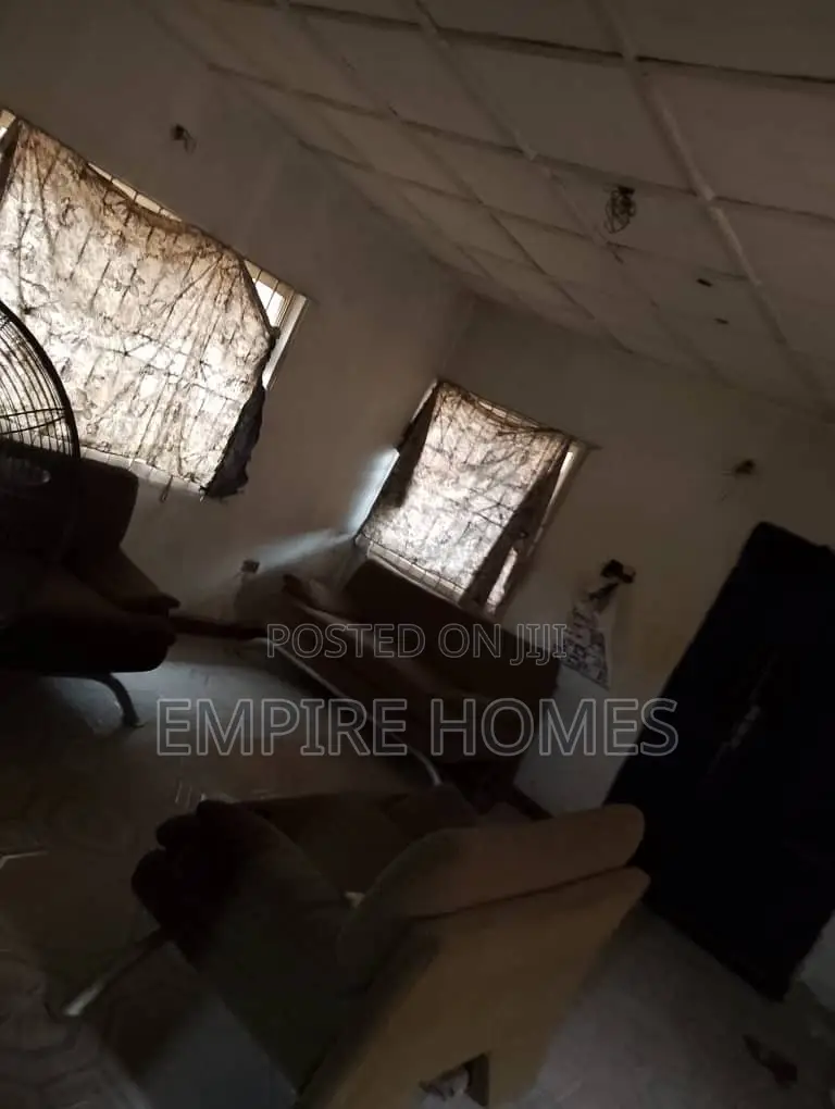 3bdrm Bungalow in Oshin Ayobo for sale