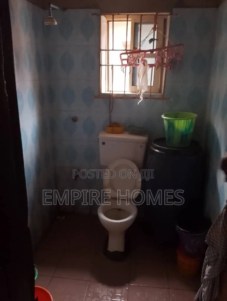 3bdrm Bungalow in Oshin Ayobo for sale