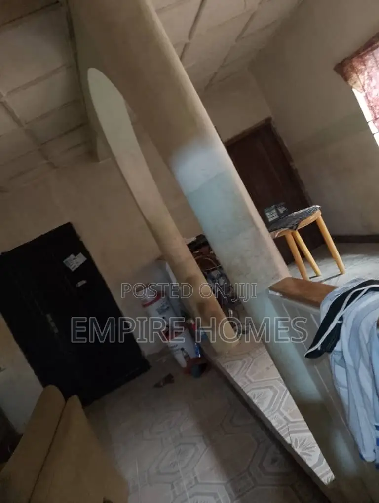 3bdrm Bungalow in Oshin Ayobo for sale