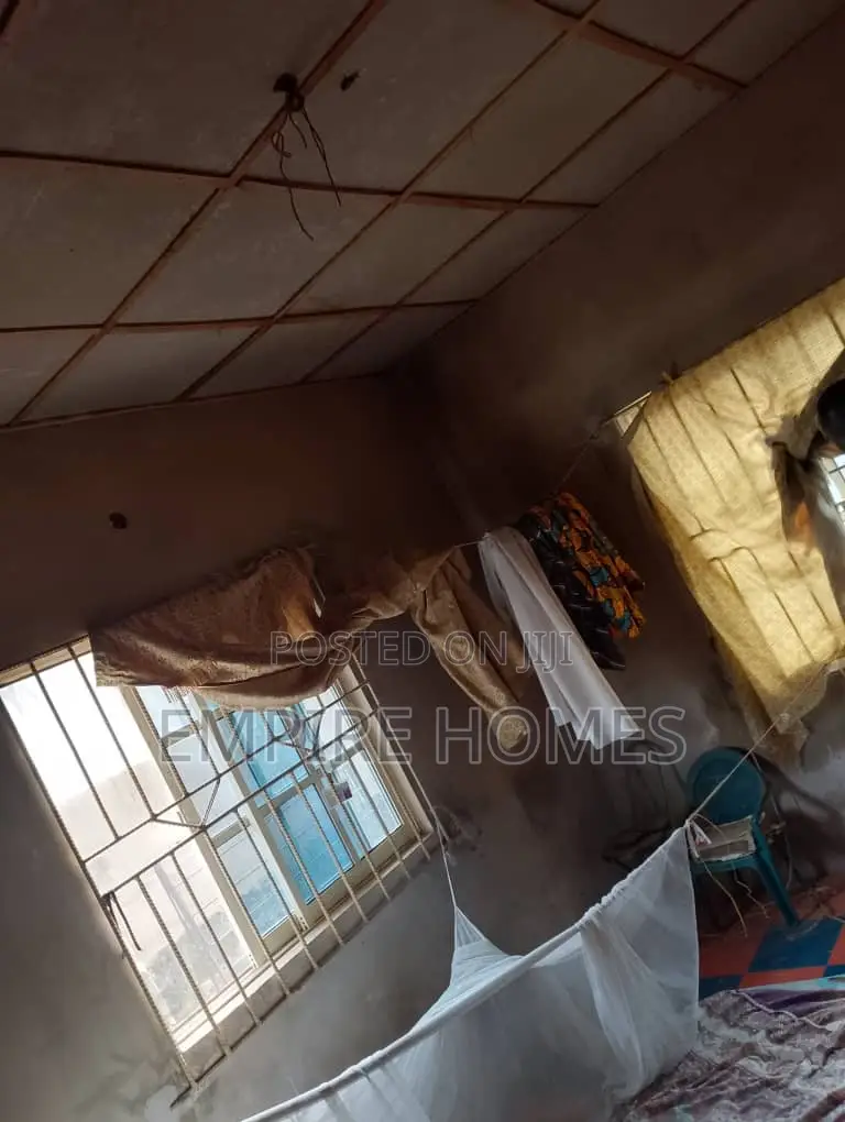 3bdrm Bungalow in Oshin Ayobo for sale