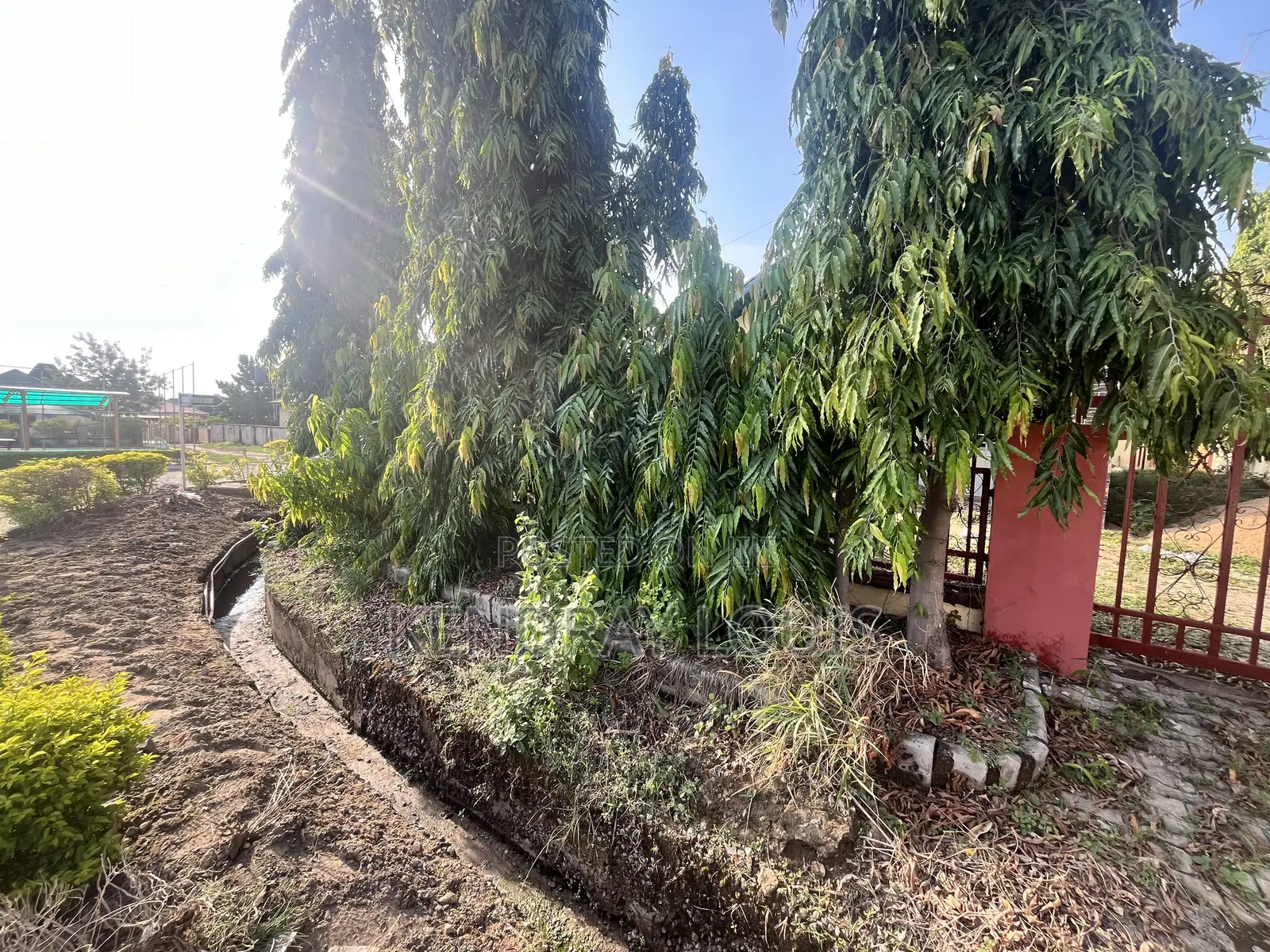 3bdrm Bungalow in Patnasonic Estate, Mbora for sale