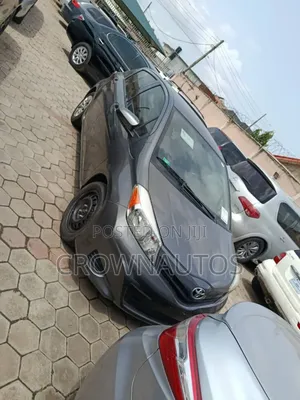 Toyota Yaris LE Hatchback 5dr 2012 Gray