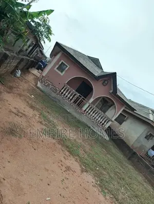 3bdrm Bungalow in Oshin Ayobo for sale