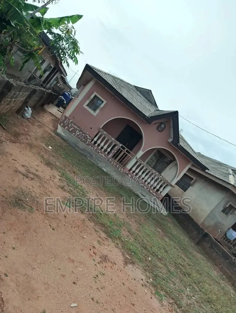 3bdrm Bungalow in Oshin Ayobo for sale