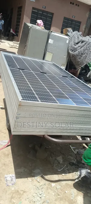550watts Solar Panel Jinko Used Like New One Clean Available