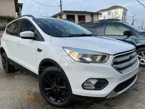 Ford Escape SE FWD 2018 White