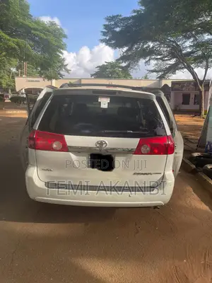 Toyota Sienna for Hire